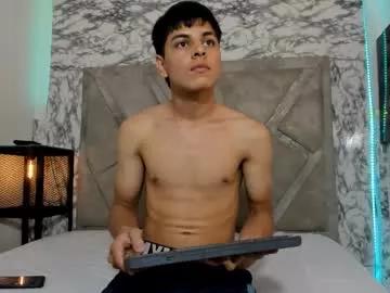 loganjhonson on Chaturbate