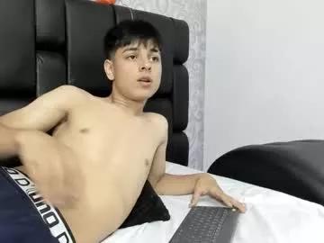 loganjhonson on Chaturbate