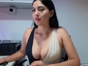 Freechat lolalola_12 on Chaturbate