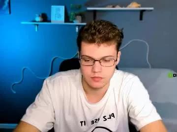 Group lucas_long_ on Chaturbate