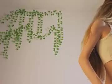 Join Lumapop, she wants to masturbate for you lumapop from Chaturbate