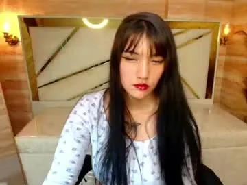 luna_velvet_r