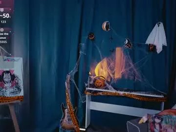 Freechat madnessalise on Chaturbate