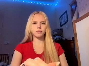 mamieengstrom from Chaturbate