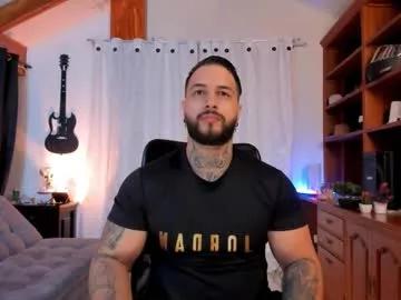 Freechat max_dic1 on Chaturbate