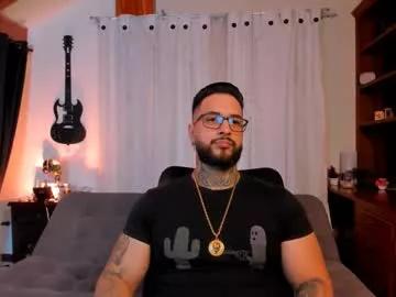 Freechat max_dic1 on Chaturbate