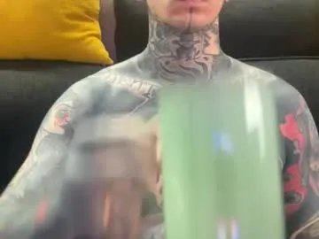 Freechat max_reaves on Chaturbate