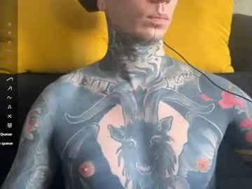 Freechat max_reaves on Chaturbate