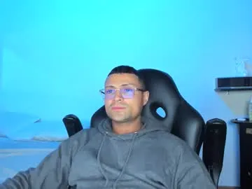 Freechat maxi_mux1 on Chaturbate