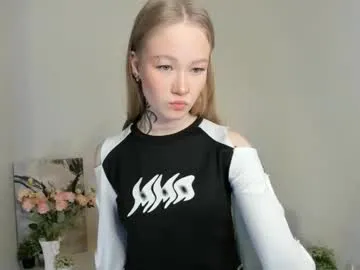 melodievejar — oil for my chest  [199 tokens left] Glad to see you in my room today we choose my favorite pattern in Lovense #lovense #young #smalltits #18 #blonde