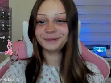melonipinkbb on Chaturbate
