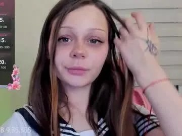 melonipinkbb on Chaturbate