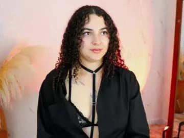 merida_bell18 on Chaturbate