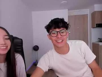 Freechat mikeyvioleta on Chaturbate