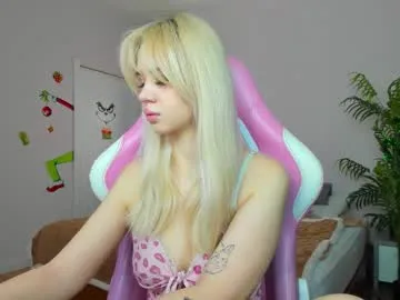 mila_kinor on Chaturbate