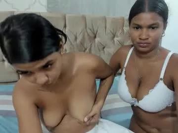 Freechat milkylove_19_ on Chaturbate