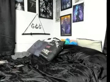 Chaturbate mistresslynn13 is Freechat mistresslynn13 — Nippleclamp/rose/diffsizedildogames! #lush #talking #piercednipples