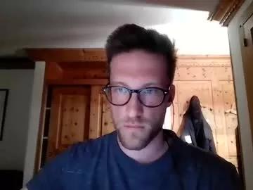 Freechat moms_little_monster on Chaturbate