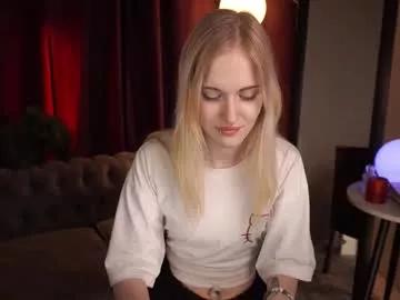 Freechat monicavelen on Chaturbate