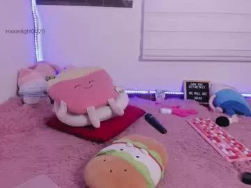Freechat moonliight__ on Chaturbate