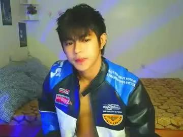 naughtyboylouie on Chaturbate