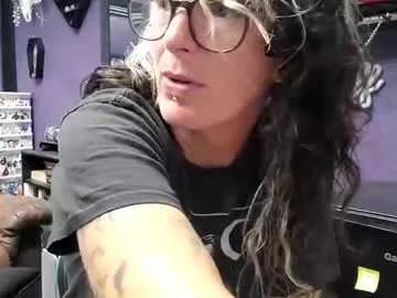 Freechat oddywithabody on Chaturbate