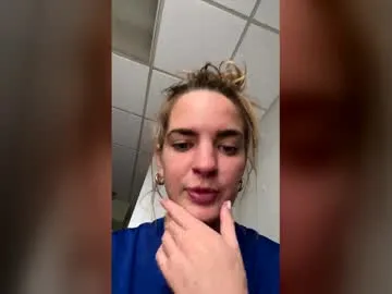 Private oliviaaraee on Chaturbate