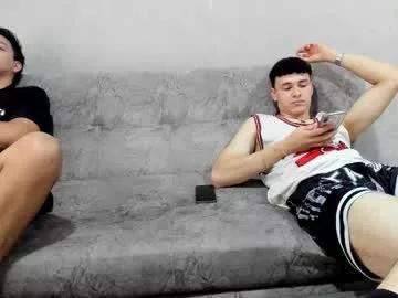 pelusos_mens on Chaturbate