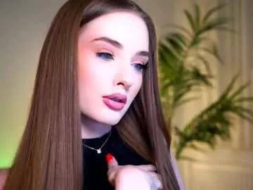 petitegonwiild on Chaturbate