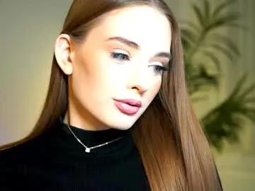 petitegonwiild from Chaturbate