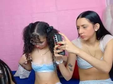 Freechat petitestrawberry18 on Chaturbate
