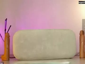 queeneliaa_ on Chaturbate 