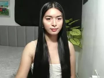 queenpinay69 on Chaturbate 