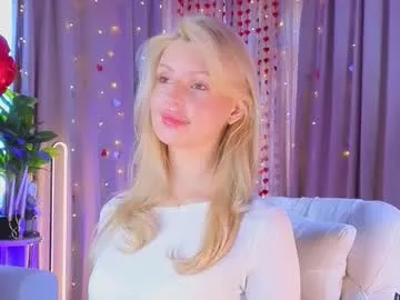 realcrystal — GOAL: compliment and good mood! [653 tokens remaining] Welcome to my room kitten! <3 #18 #blonde #tease #lovense #new