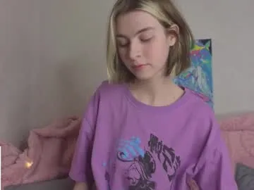 rubiflow — take off tshirt [118 tokens remaining]