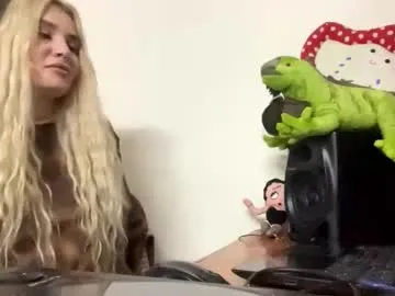 sandisyas — Hi:) Im Kate and im #new here! GOAL: dance for you  #cute #18 #shy #blonde [10 tokens remaining]