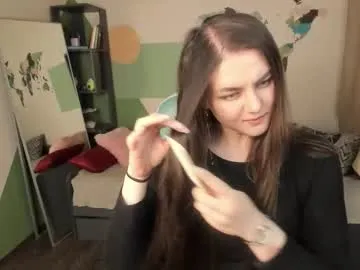 scarletmurrr — GOAL: close up face [33 tokens remaining] My name is Scarlett, nice to meet you, it's my first time in camming, so be nice! :) #new #brunette #natural #teen #german