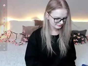 shellyboom — after this don't forget to give my room a thumbs up! Hi hi~  Valentine's Day is coming soon! ^^  .   #18 #blonde #glasses #stockings #French