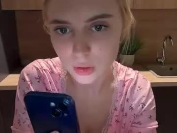 Freechat skyeveil on Chaturbate