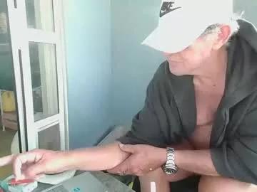 smallpenisbigtongue on Chaturbate