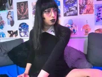 Discover cute camwhore Snowblack_ snowblack_ from Chaturbate