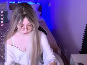 sofiisun — suck a finger looking into the camera [13 tokens left] Welcome to my room! Shall we get acquainted?) I'm new here) #18 #lovense #natural #smalltits #shy