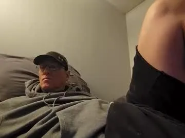 squeeze_it_out on Chaturbate