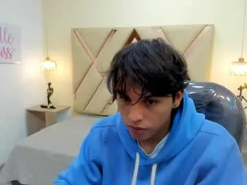 stiwentwink — GOAL: full naked [56 tokens remaining] Welcome to my room! #young #18 #bigdick #twink #cum