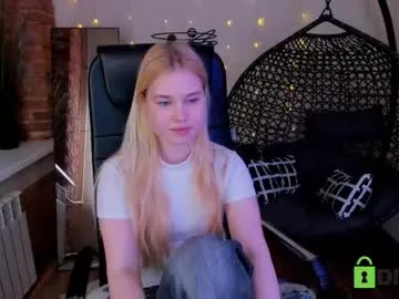 sweetie_mi — Hello! let's have some fun!  #new #nonude #teen #shy #18 [153 tokens remaining]