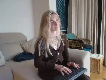 tattoobbgirl on Chaturbate