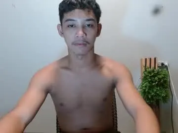 tom_denzel on Chaturbate