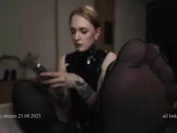 Freechat vinylstore on Chaturbate