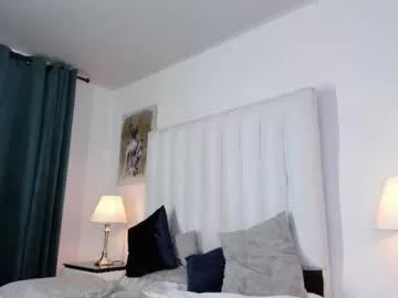 Freechat violet_queen2 on Chaturbate