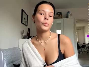 wildahankin from Chaturbate